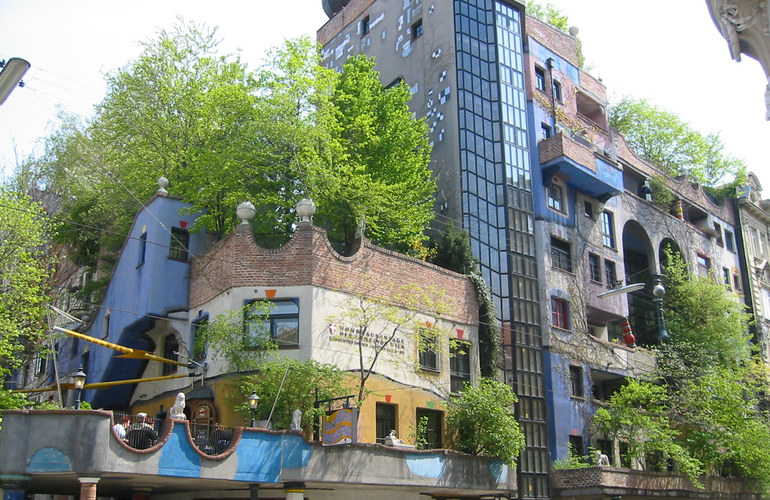 Hundertwasser-village-vienna01